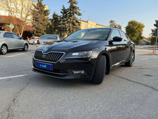 Skoda Superb foto 2