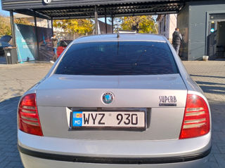 Skoda Superb foto 2