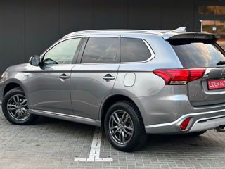 Mitsubishi Outlander foto 4