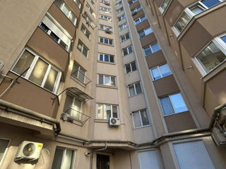 Apartament cu 2 camere, 71 m², Botanica, Chișinău foto 3