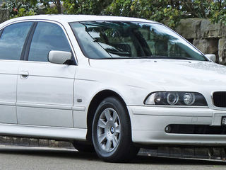 BMW 5 Series фото 2