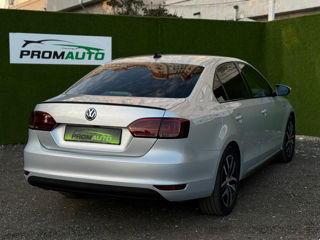 Volkswagen Jetta foto 4