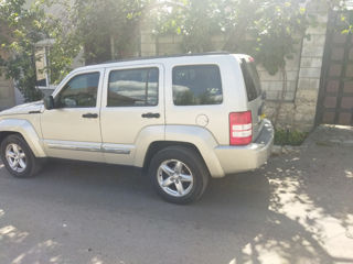 Jeep Cherokee foto 4