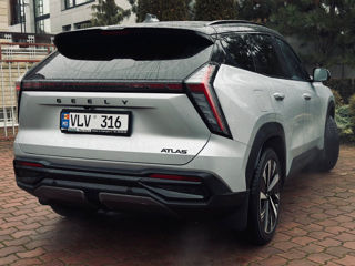 Geely Atlas foto 6