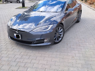 Tesla Model S foto 2