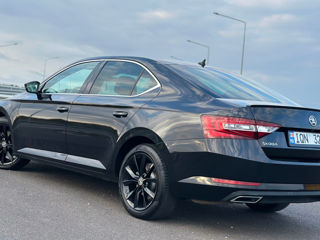 Skoda Superb foto 3