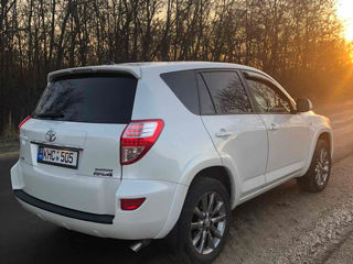 Toyota Rav 4 foto 4