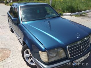 Mercedes Series (W124) foto 4