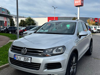 Volkswagen Touareg foto 1