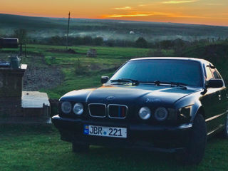 BMW 5 Series foto 2