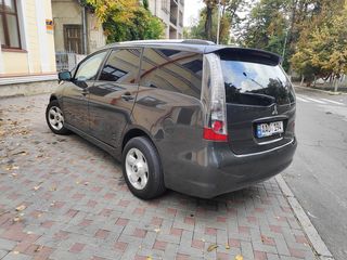 Mitsubishi Grandis foto 5