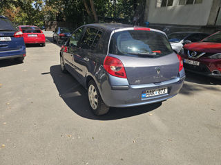 Renault Clio foto 5