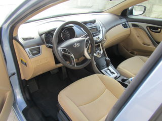 Hyundai Elantra foto 5