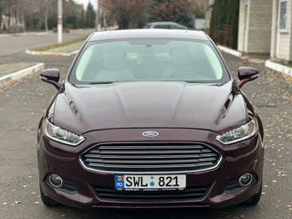 Ford Fusion foto 2