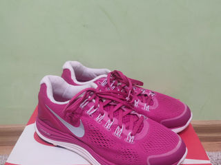 Nike Lunarglide 4 Nike Lunarglide 4 Marimea - (EUR 40.5)(26cm) Pretul 300 lei foto 2