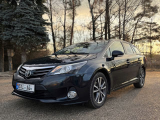 Toyota Avensis foto 2