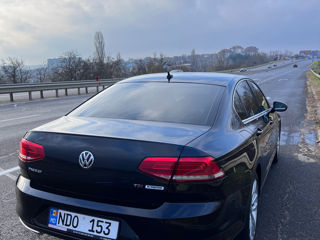 Volkswagen Passat foto 2