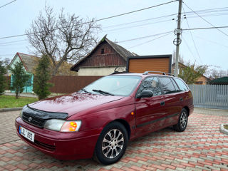 Toyota Carina foto 4