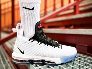 Nike LeBron 16  White foto 1