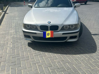 BMW 5 Series foto 2