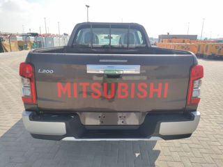 Mitsubishi L200 foto 4