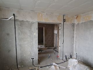 Чистим бетонные стены от старой краски, шпаклевки, обоев. foto 4