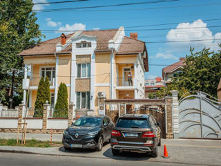 Cladire separata cu oficii, Centru foto 2