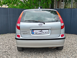 Nissan Almera Tino foto 4