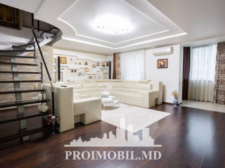 Apartament cu 4 camere, 204 m², Buiucani, Chișinău foto 3