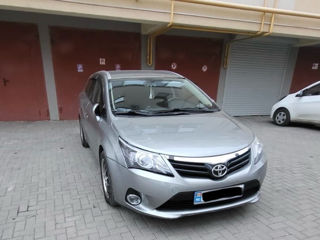 Toyota Avensis foto 2