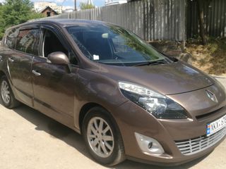 Renault Grand Scenic foto 2