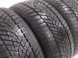 225 65 R17  Nokian