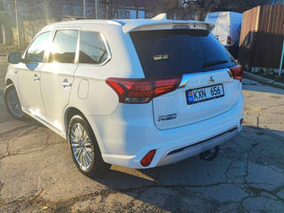 Mitsubishi Outlander foto 4