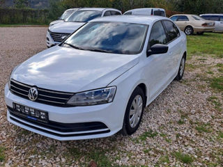 Volkswagen Jetta foto 4