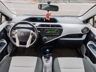 Toyota Prius c foto 9