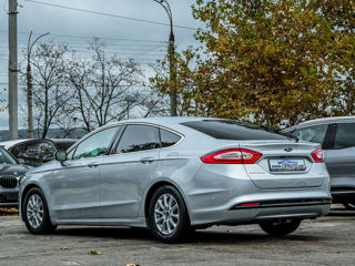 Ford Mondeo foto 2