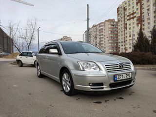 Toyota Avensis foto 1