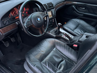 BMW 5 Series foto 4