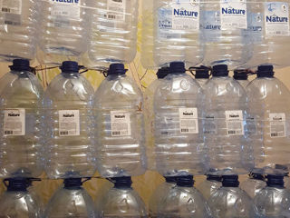 Пластиковые бутылки на 6 литров чистые новые с кафетерия 50 штук по 3 лея. 3 литра 2 лея