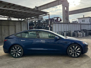 Tesla Model 3 foto 2