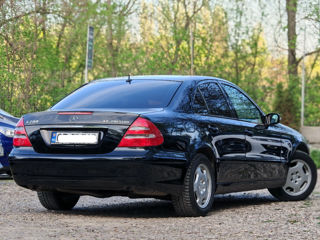 Mercedes E-Class foto 2