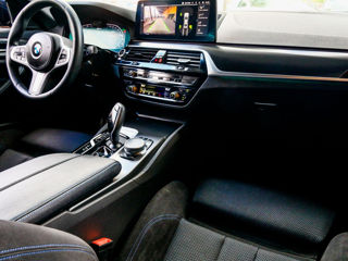 BMW 5 Series foto 7