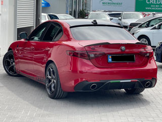 Alfa Romeo Giulia foto 5