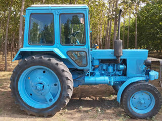 Vînd tractor foto 5