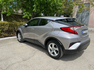 Toyota C-HR foto 2