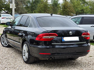 Skoda Superb foto 2