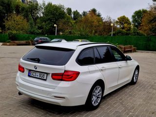 BMW 3 Series Touring foto 3