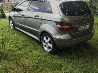 Mercedes B-Class foto 5