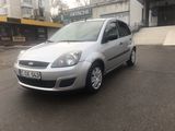 Ford Fiesta foto 1