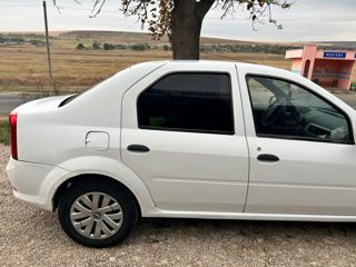 Dacia Logan foto 4